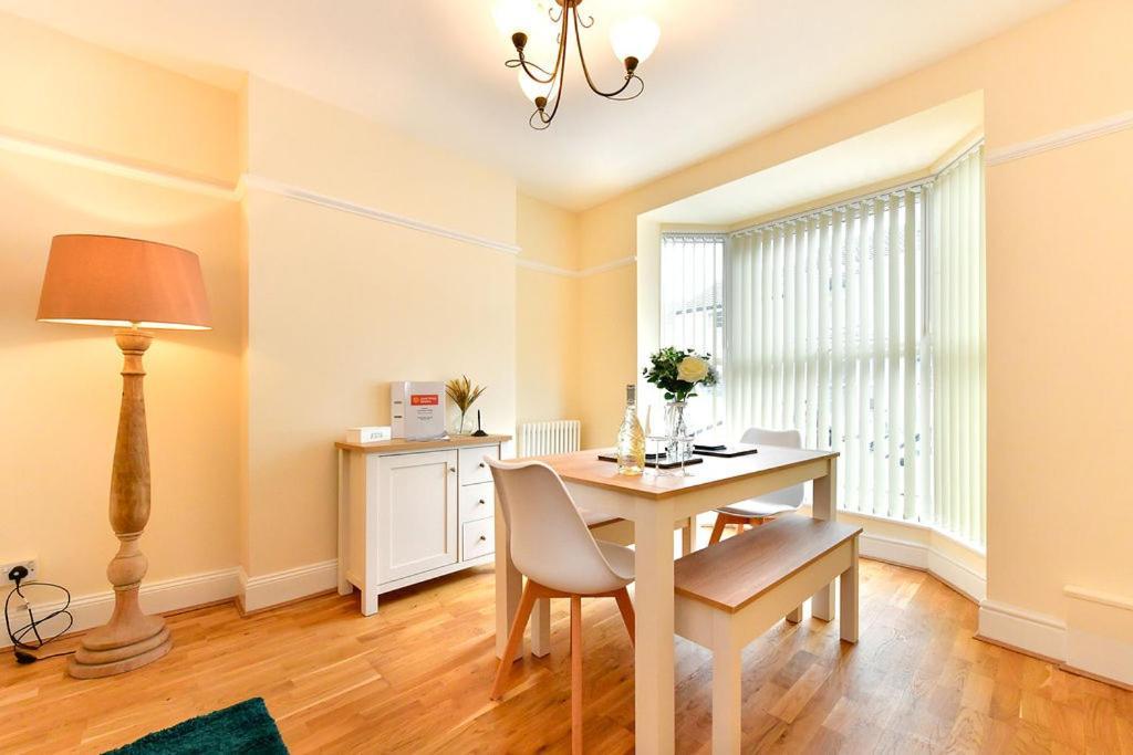 Just Stay Wales - Castle Square Cottage, Mumbles Eksteriør billede
